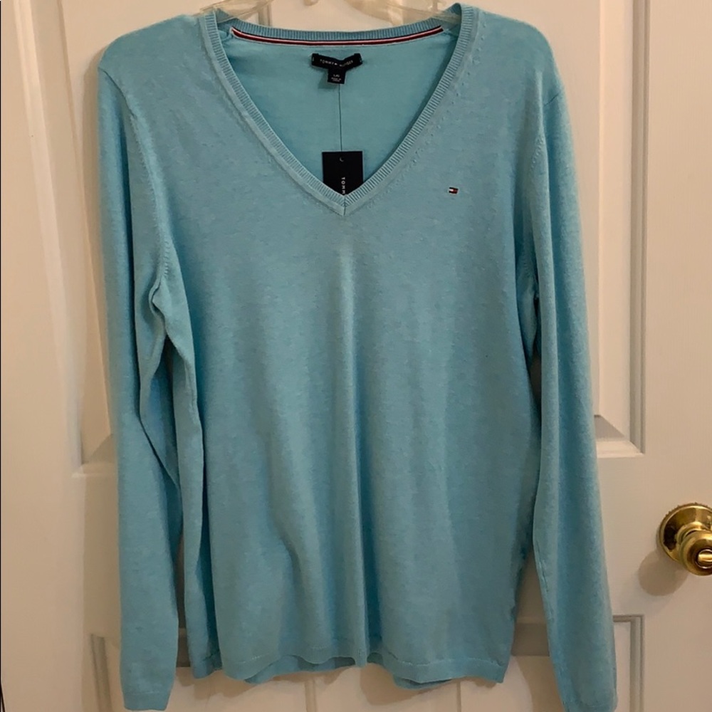 Tommy Hilfiger- Women’s V-neck Sweater NWT